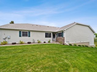 7603 Newbury Rd, Woodbury, MN 55125