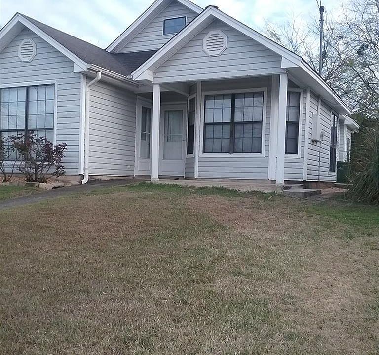 1st image of 3204 Herbert Dr