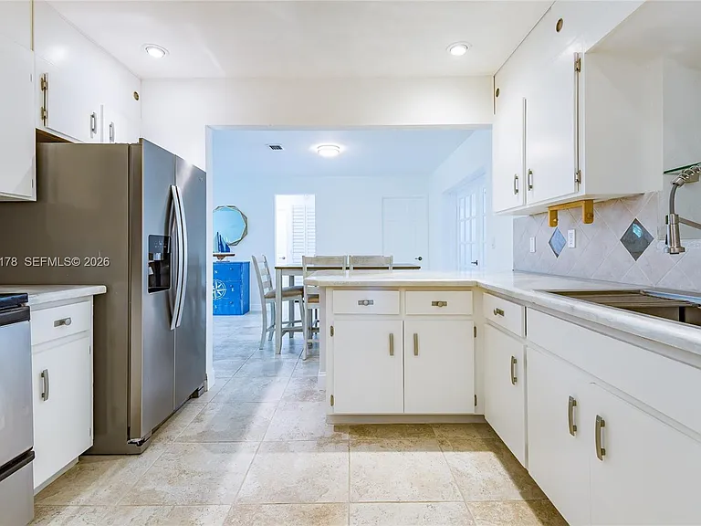 505 Heron Dr — Photo 13