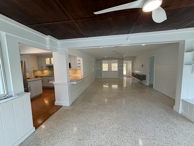 204 S Seacrest Cir — Photo 10