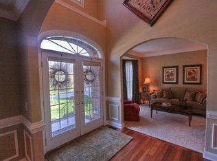734 Ashgrove Ln, Charlotte, NC 28270
