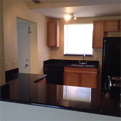 5th image of 800 Lucaya Dr