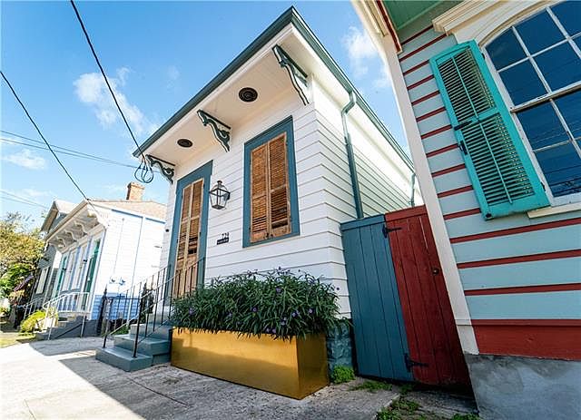 1st image of 729 Gallier St