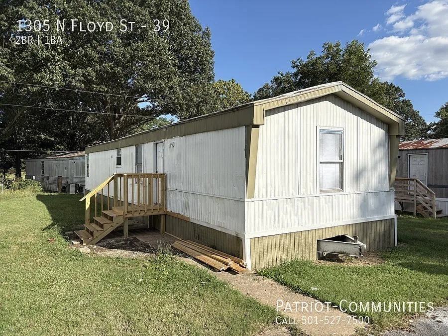 1305 N Floyd St #39