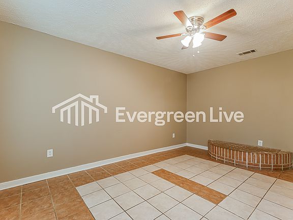 4th image of 205 Larado Dr