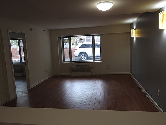 2nd image of 6506 Grand Central Pkwy APT 1C