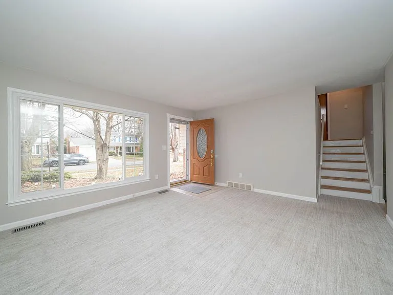3212 Lockridge Dr — Photo 3