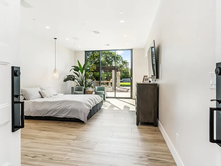 7417 E Paradise Dr — Photo 30
