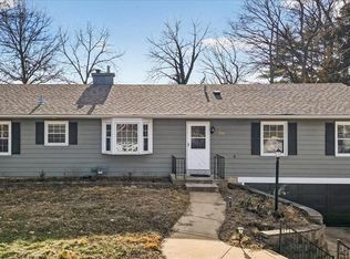 216 Hillsdale Dr, Ballwin, MO