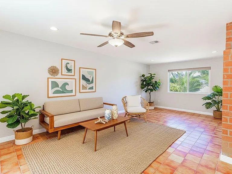 6547 Radcliffe Dr — Photo 3