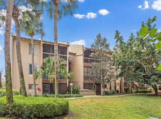 588 Orange Dr APT 127, Altamonte Springs, FL 32701