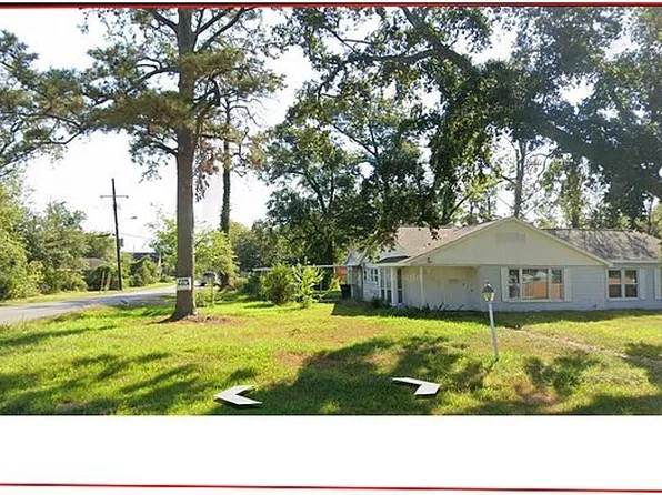 3190 Willowood Dr, Beaumont, TX 77703