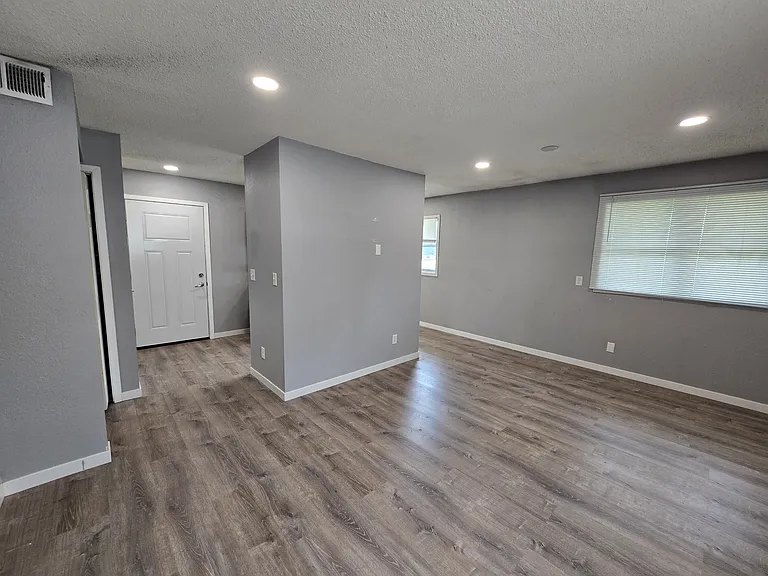 109 Ludland Dr #7 — Photo 4