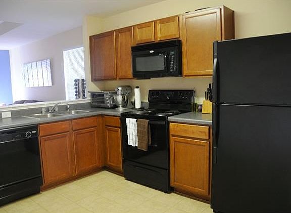 5th image of 3613 Bach Dr
