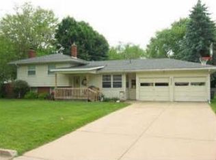 6850 Shoreham St, Portage, MI 49024