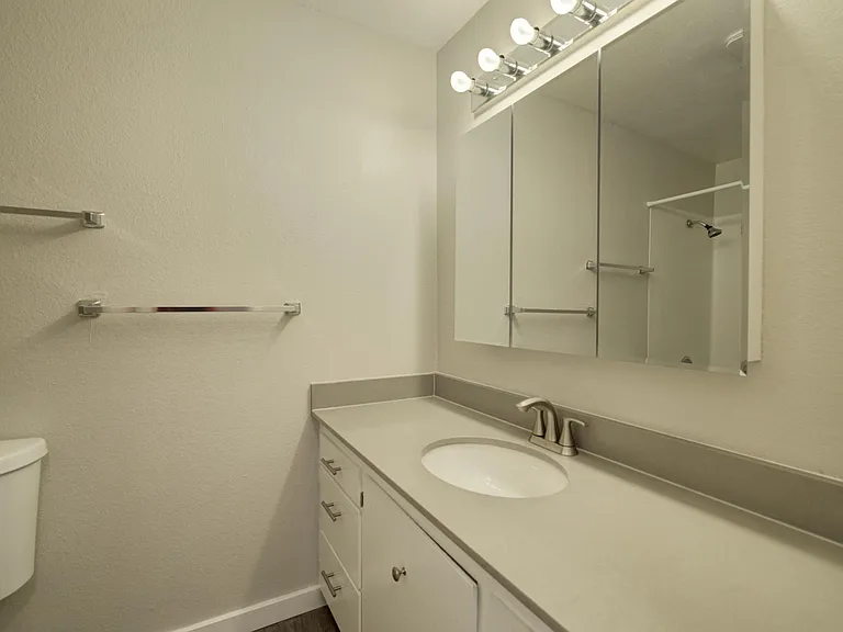 715 N 85th St #1 — Photo 21