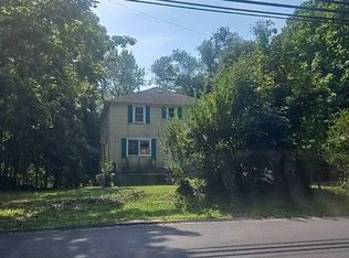 2939 N Wading River Rd, Wading River, NY 11792