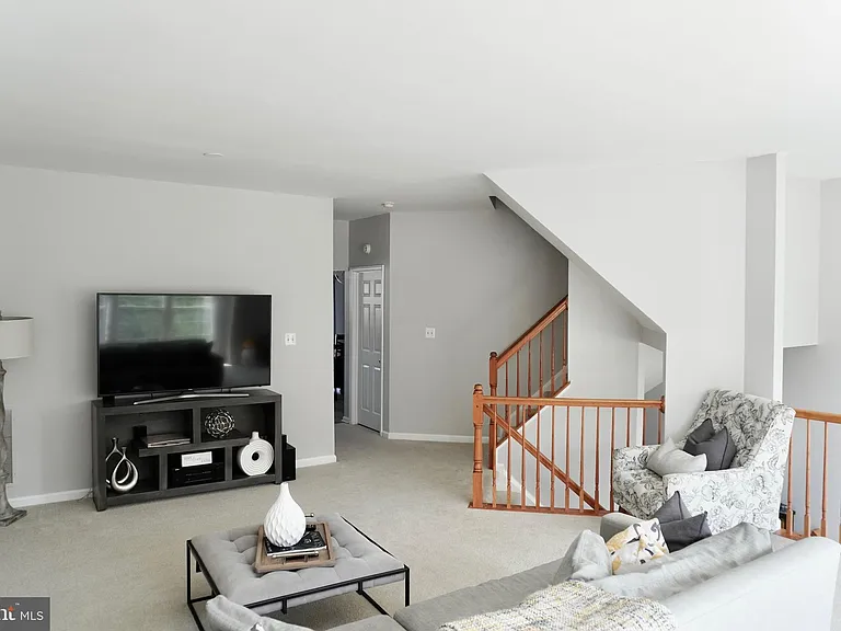 8275 Shannons Landing Way — Photo 12