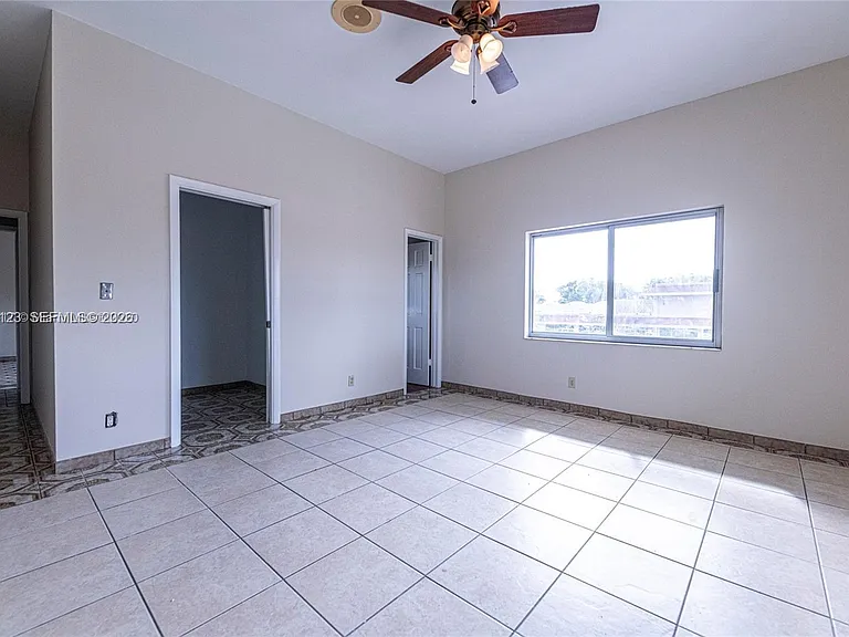 236 N Federal Hwy #201 — Photo 18