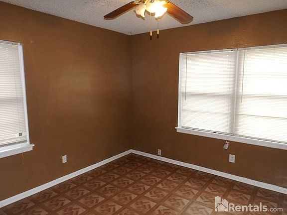 4th image of 316 Dawson Cir
