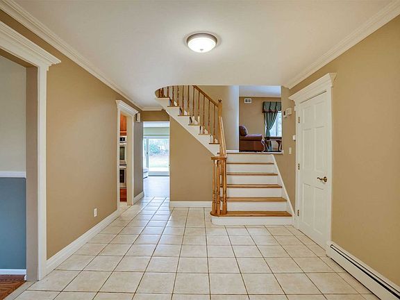 2nd image of 5 Stonehenge Ln
