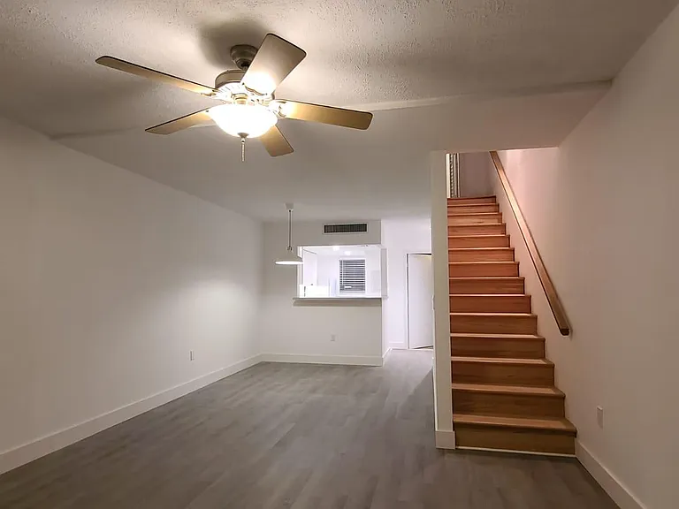 605 SW 75th St #102 — Photo 18