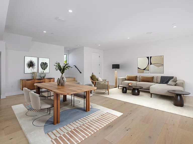 745 N Gramercy Pl — Photo 11