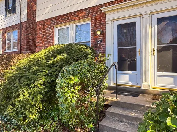1401 S Barton St Unit 214, Arlington, VA 22204