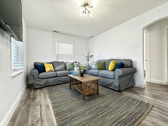 3rd image of 25521 Hass St