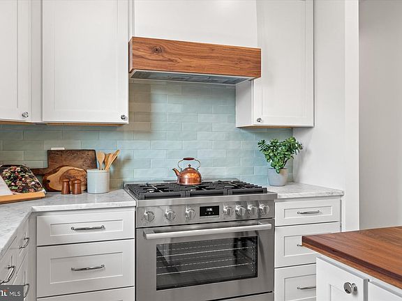 4th image of 405 E Nelson Ave