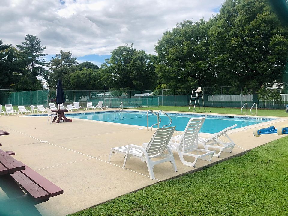 Community pool