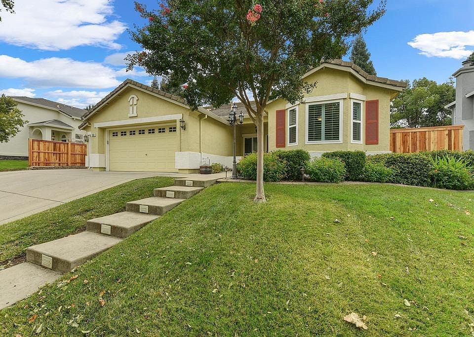 1st image of 364 Caldarella Cir