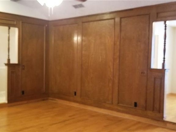 3rd image of 2318 Glen Forest Ln