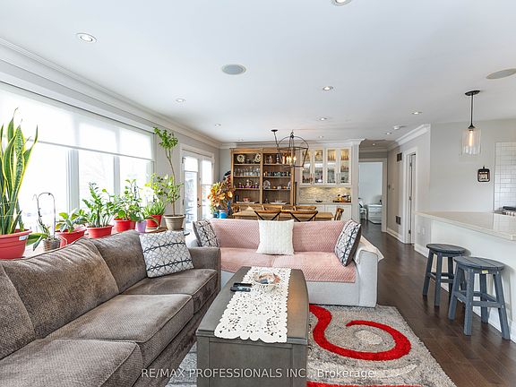 3rd image of 58 Rutledge Rd