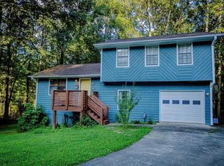 2220 Davis Oaks Ct, Stone Mountain, GA 30087