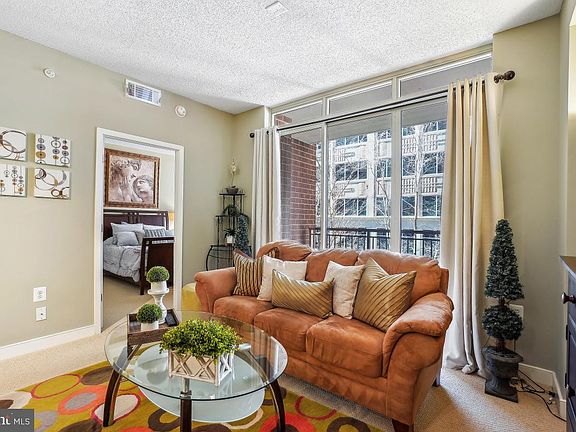 4th image of 820 N Pollard St APT 315
