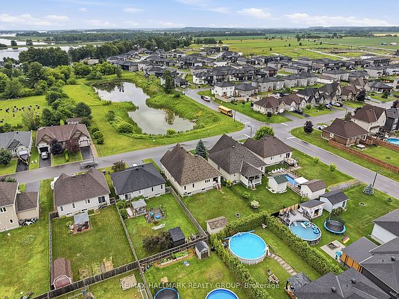 2nd image of 127 Castel St