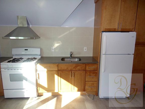 3rd image of 8814 Bay 16th St #3