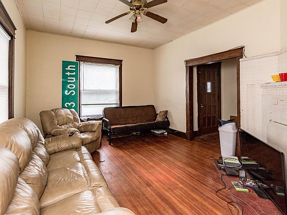 5th image of 210 N College Ave