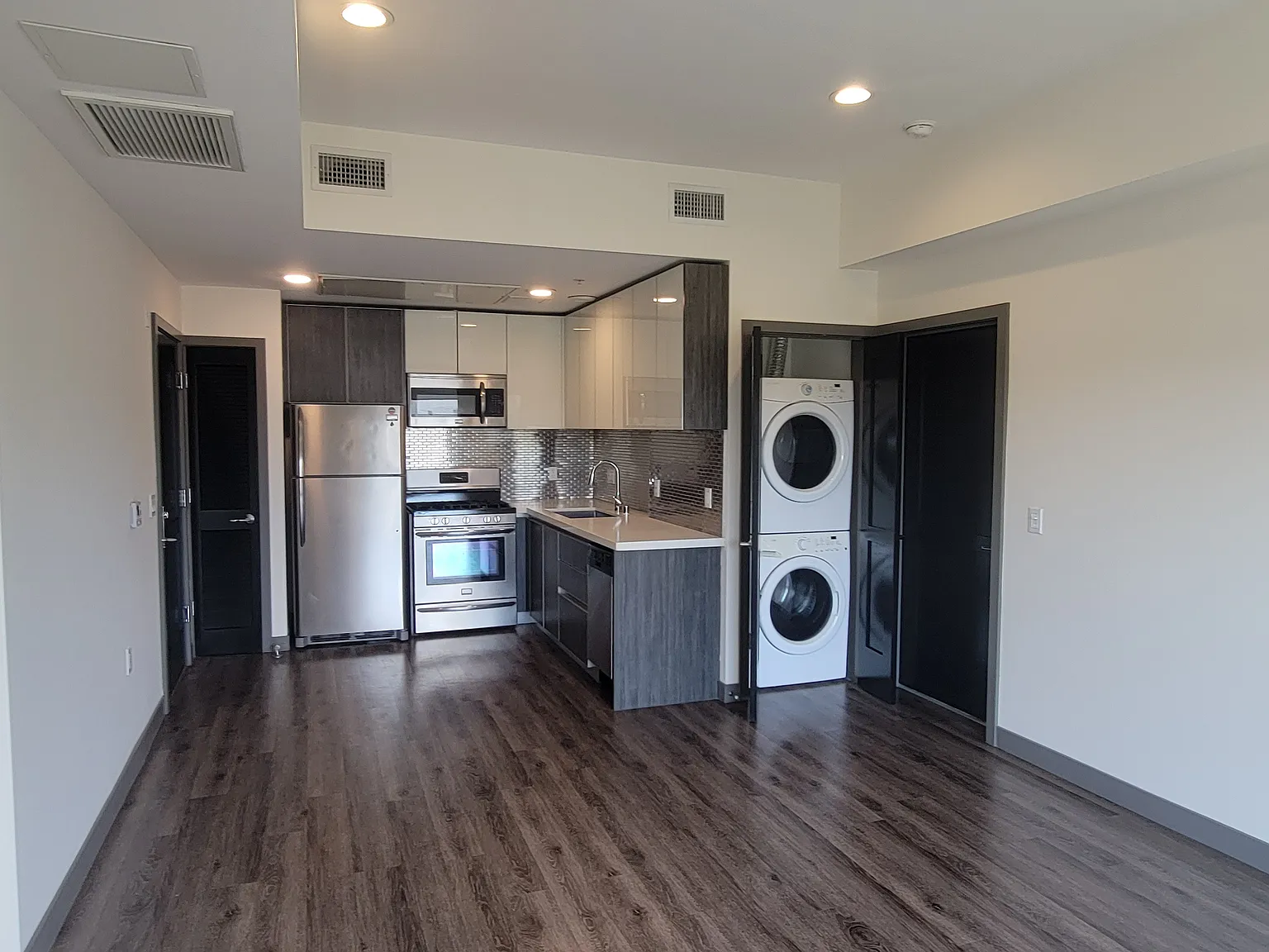 11400 Culver Blvd — Photo 2