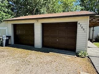 4th image of 47091 Vine Ave