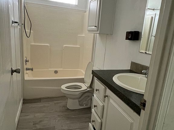 2nd image of 5656 Abercorn Dr