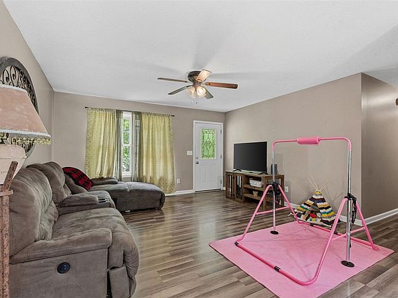 3rd image of 75 Misty Row Ln