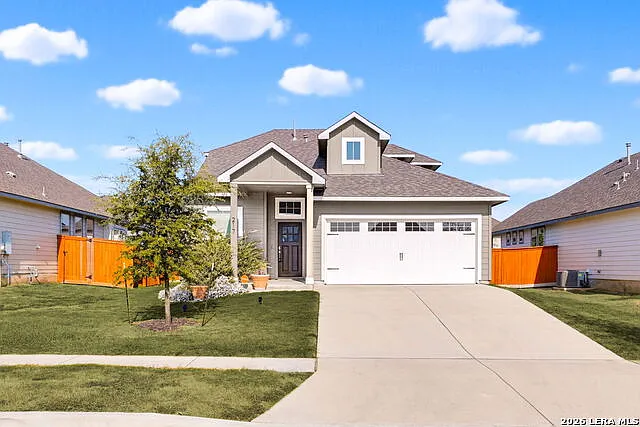 3 bed, 2.5 bath, 2338 sqft, $2,000 — Photo 1