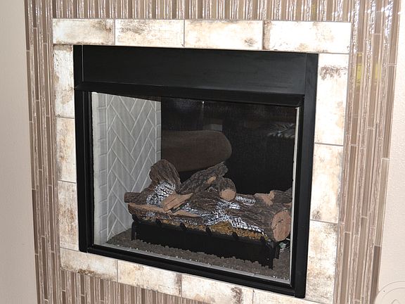 See-ThruFirePlace:DiningRoom