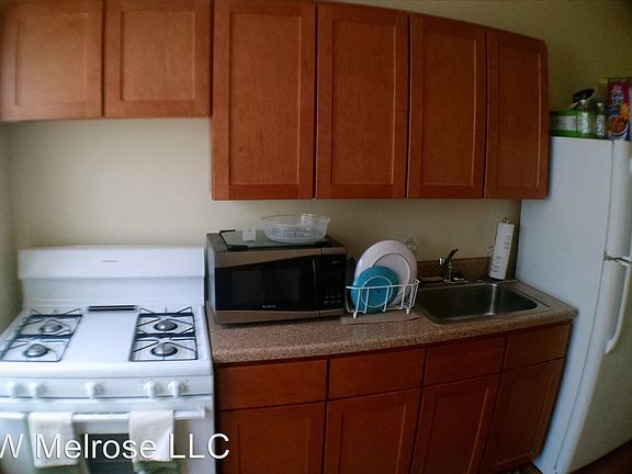 5th image of 4016 W Melrose St APT 3S