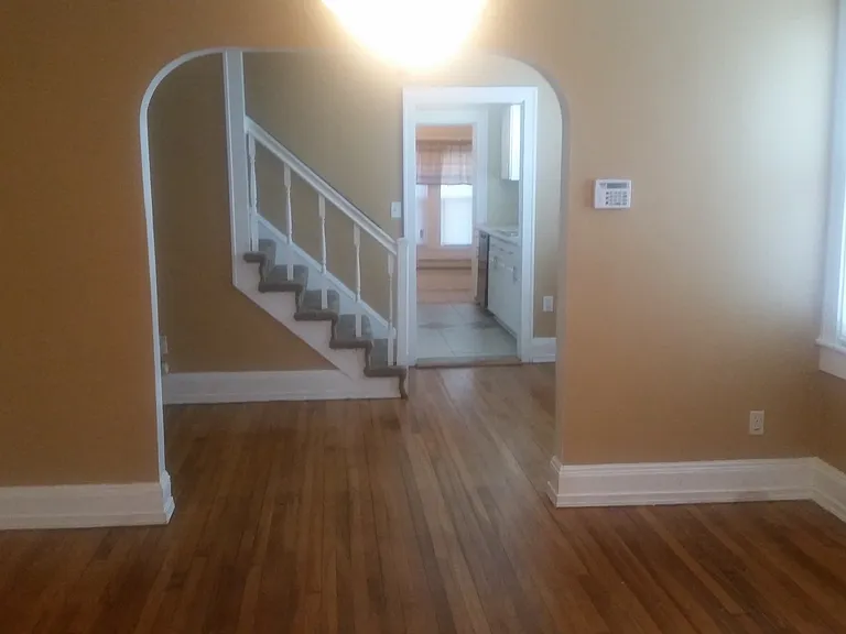 100 Wright Ave — Photo 4