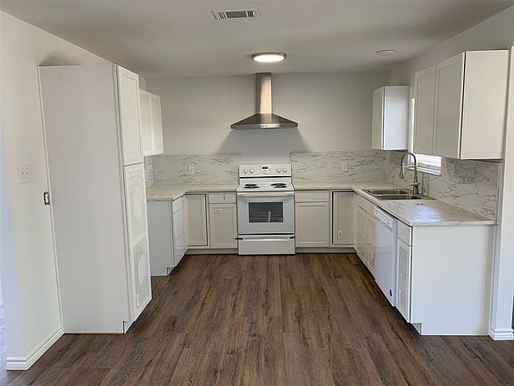5th image of 717 Aspen Ln