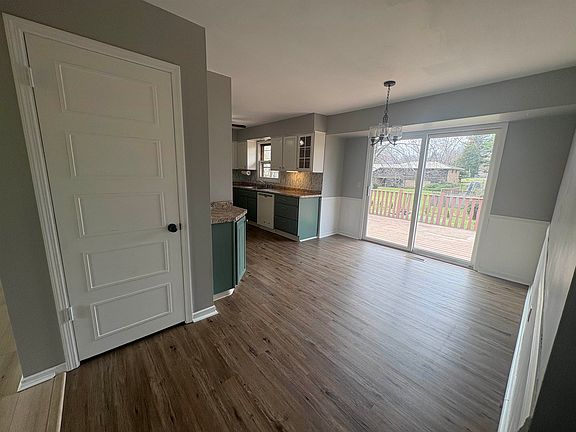 5th image of 205 Rosewood Dr