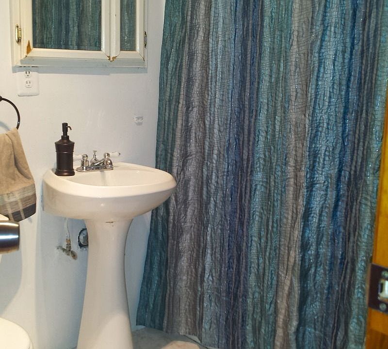 2nd image of 35 Jewel St #3